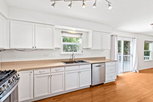 912 Matthew Court, Naperville, IL 60540