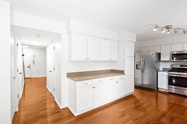 912 Matthew Court, Naperville, IL 60540