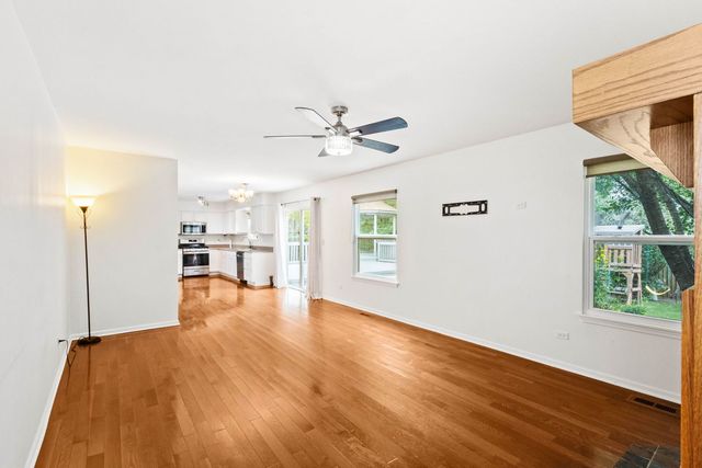 912 Matthew Court, Naperville, IL 60540
