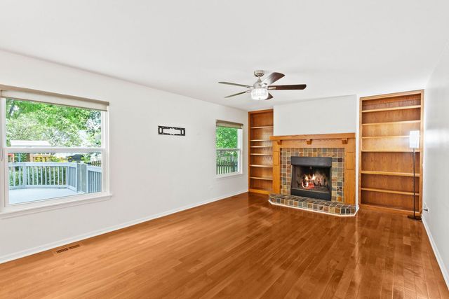 912 Matthew Court, Naperville, IL 60540
