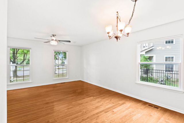 912 Matthew Court, Naperville, IL 60540