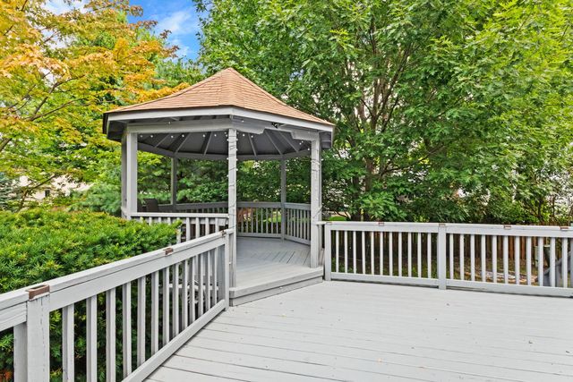 912 Matthew Court, Naperville, IL 60540