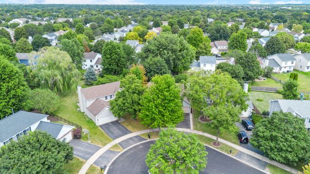 912 Matthew Court, Naperville, IL 60540