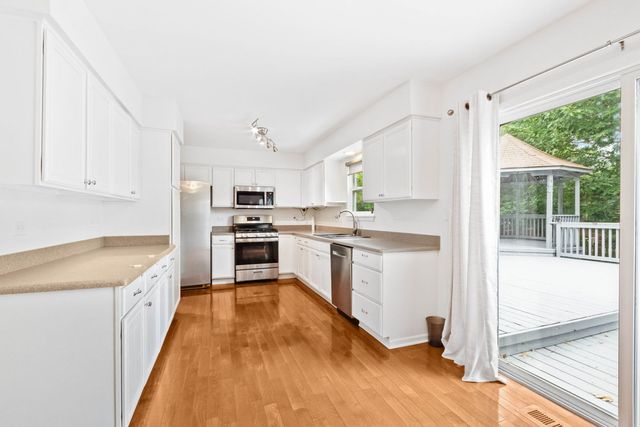 912 Matthew Court, Naperville, IL 60540