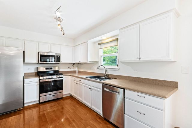 912 Matthew Court, Naperville, IL 60540