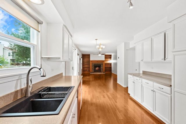 912 Matthew Court, Naperville, IL 60540