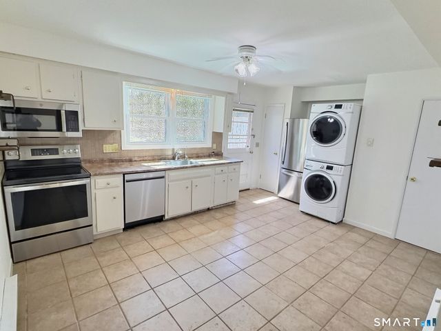 61 Dover Court B, Branford, CT 06405