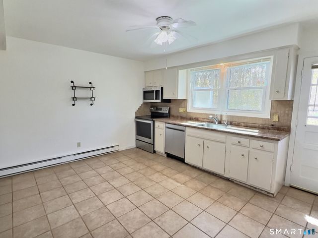 61 Dover Court B, Branford, CT 06405