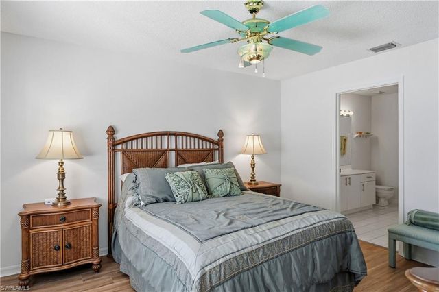 7760 Emerald CIR S202, Naples, FL 34109