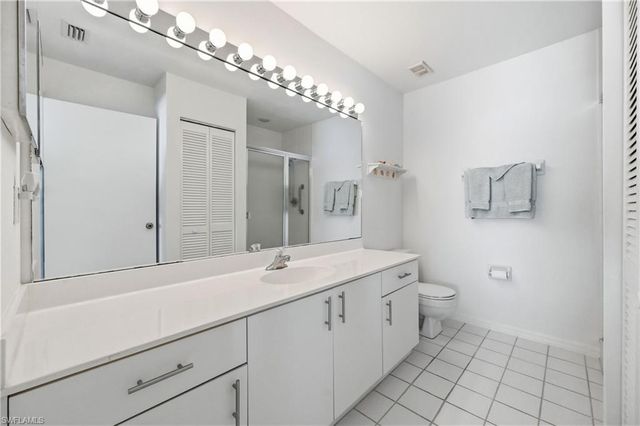 7760 Emerald CIR S202, Naples, FL 34109