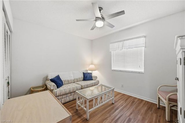 7760 Emerald CIR S202, Naples, FL 34109