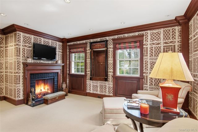 285 Piping Rock Road, Locust Valley, NY 11560