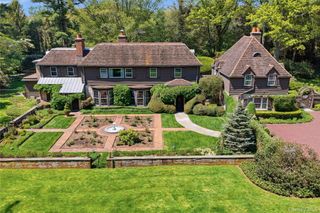 285 Piping Rock Road, Locust Valley, NY 11560