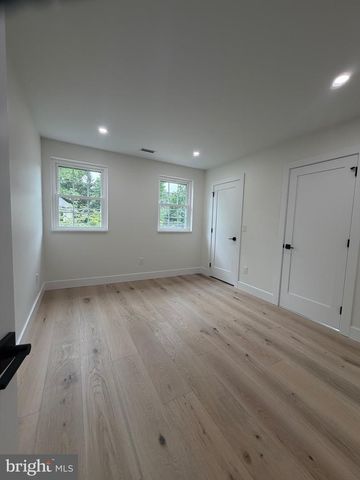 256 WILLOW AVE, Wayne, PA 19087