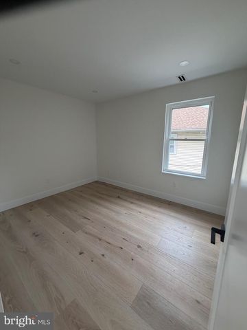 256 WILLOW AVE, Wayne, PA 19087