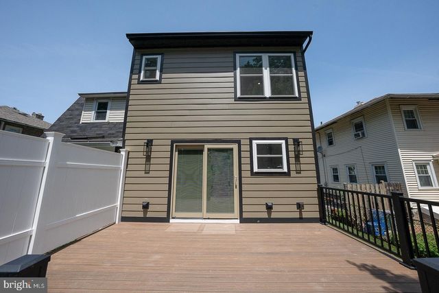 256 WILLOW AVE, Wayne, PA 19087
