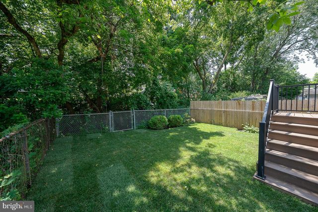 256 WILLOW AVE, Wayne, PA 19087
