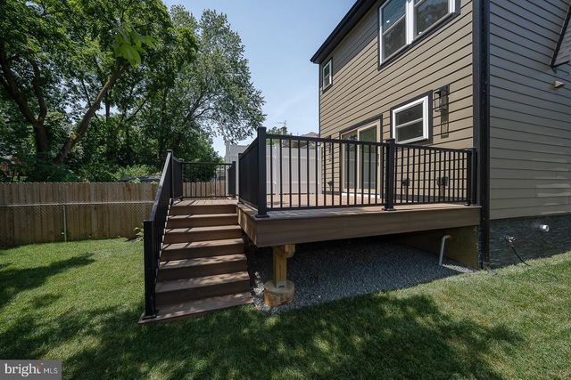 256 WILLOW AVE, Wayne, PA 19087