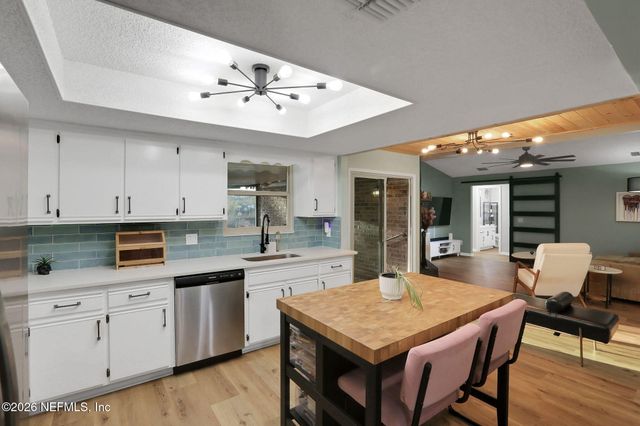 3730 SPRING LAKE Road, Jacksonville, FL 32210