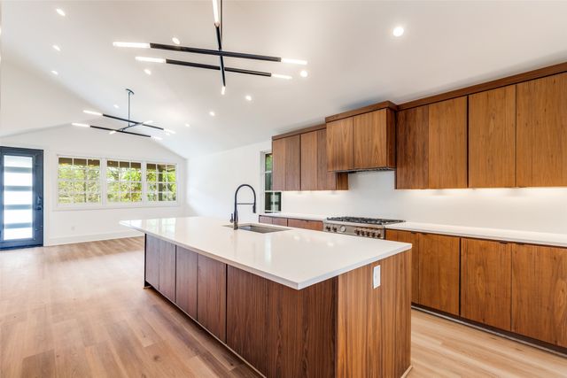 8635 Daytonia Avenue, Dallas, TX 75218