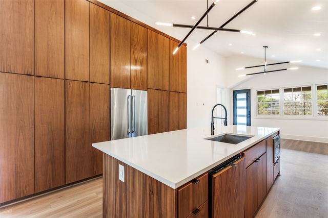 8635 Daytonia Avenue, Dallas, TX 75218