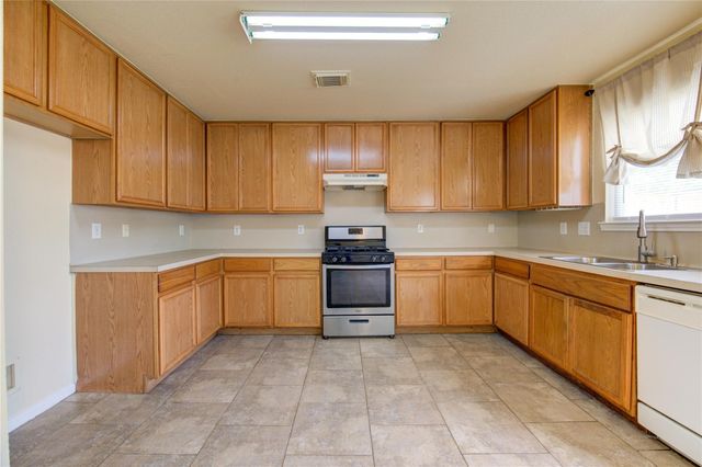 6422 Mildenhall Court, Houston, TX 77084