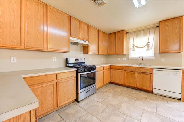 6422 Mildenhall Court, Houston, TX 77084