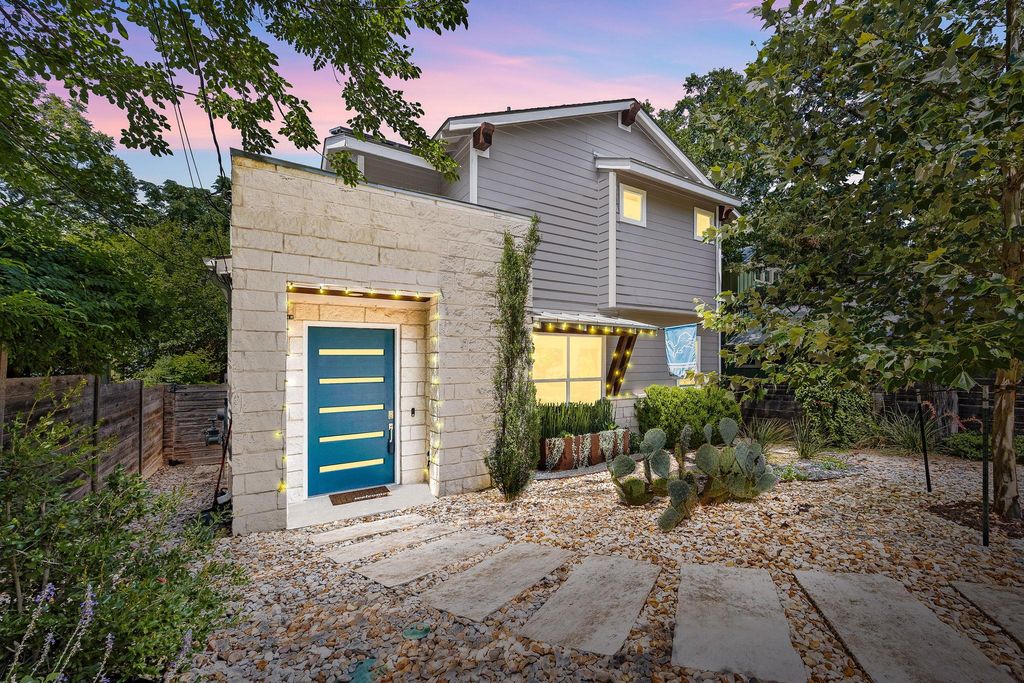 2100 E 10th ST, Austin, TX 78702