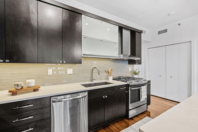 1120 S 2nd Street 512, Minneapolis, MN 55415