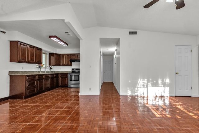 2133 Millwood Ave, Stockton, CA 95210