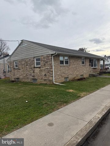 90 E HAZEL ST, Palmyra, PA 17078