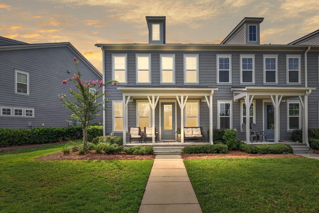 Image 1 of property listing at 141 Trailview Lane, Summerville, SC 29486
