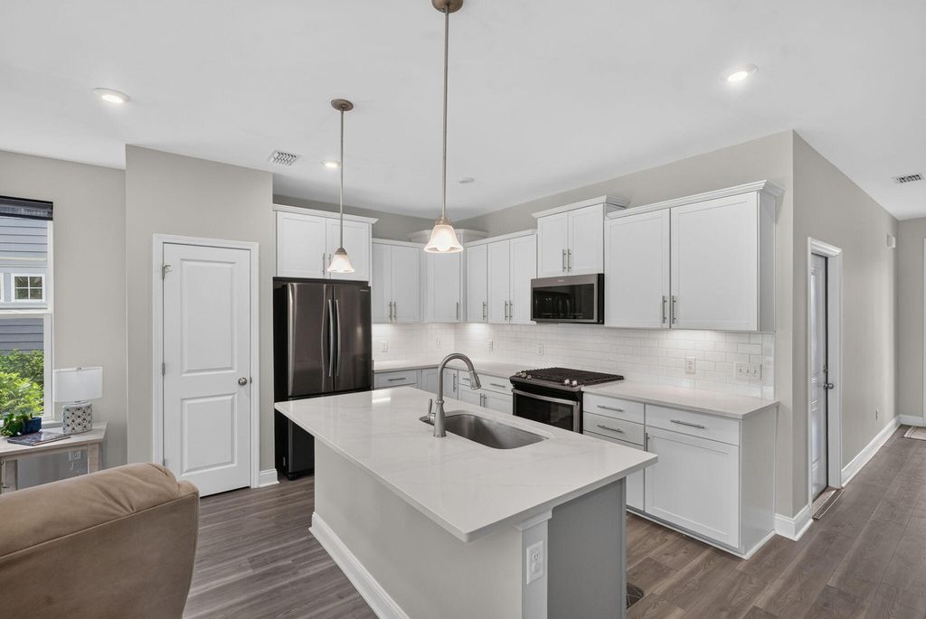 Image 10 of property listing at 141 Trailview Lane, Summerville, SC 29486
