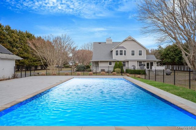 300 Private Road 8, Cutchogue, NY 11935