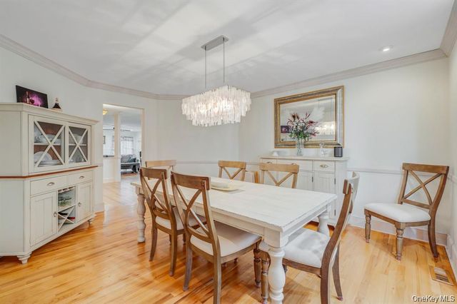 300 Private Road 8, Cutchogue, NY 11935