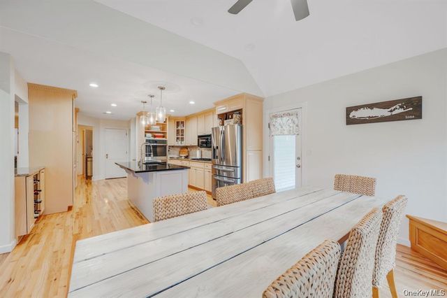 300 Private Road 8, Cutchogue, NY 11935