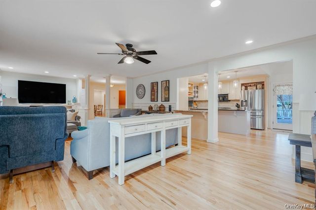 300 Private Road 8, Cutchogue, NY 11935