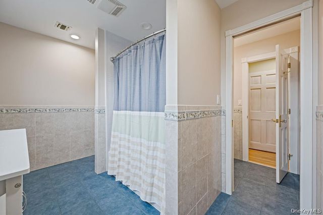 300 Private Road 8, Cutchogue, NY 11935