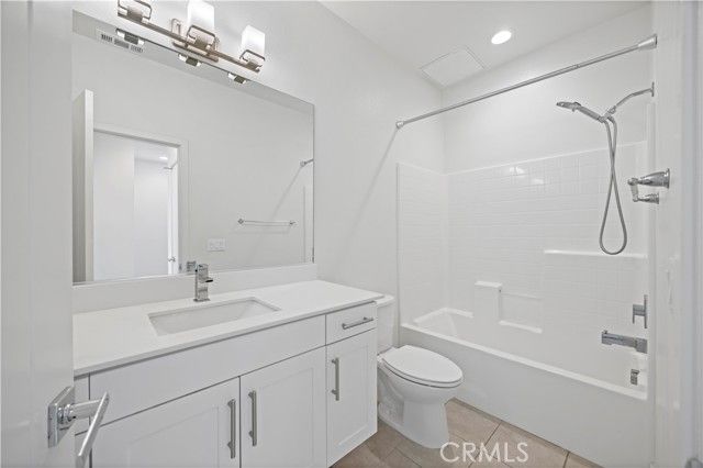 645 W 17th Street, Costa Mesa, CA 92627