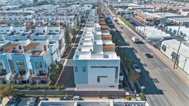 645 W 17th Street, Costa Mesa, CA 92627