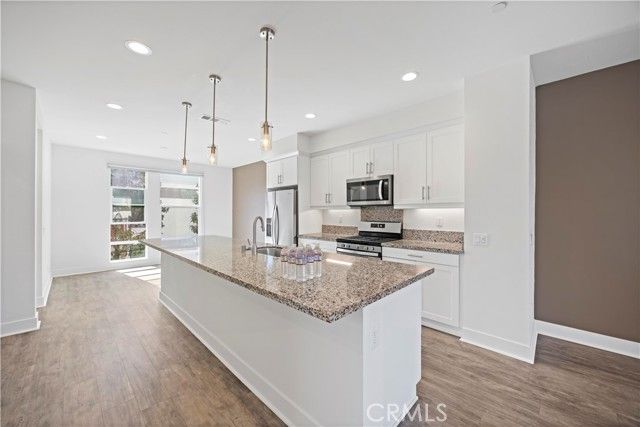 645 W 17th Street, Costa Mesa, CA 92627