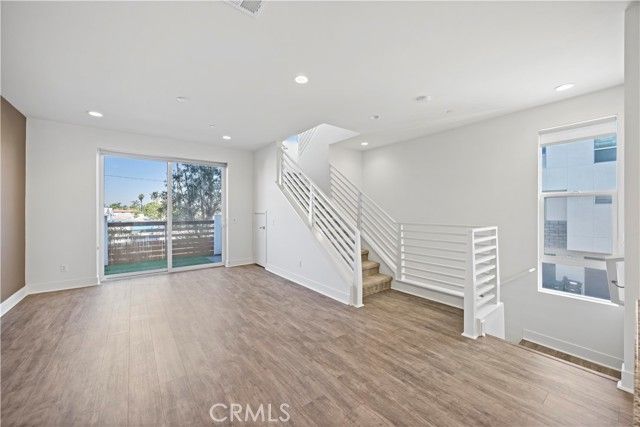 645 W 17th Street, Costa Mesa, CA 92627