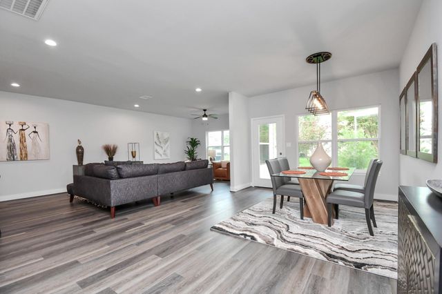 3814 Lakewood Drive, Montgomery, TX 77356