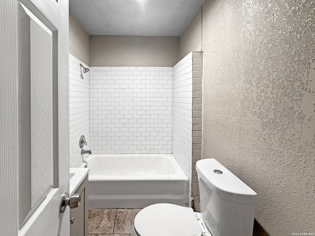 224 W Pyron B, San Antonio, TX 78214