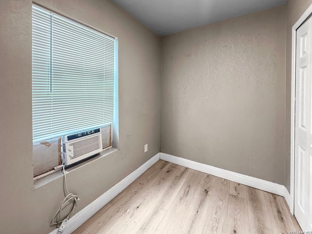 224 W Pyron B, San Antonio, TX 78214