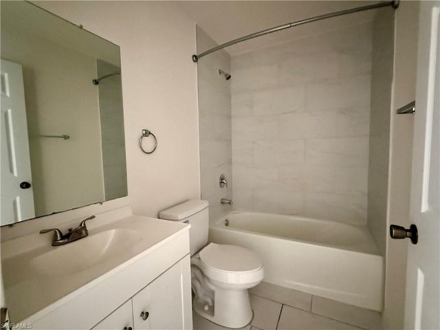 4712 SE 5th AVE, Cape Coral, FL 33904