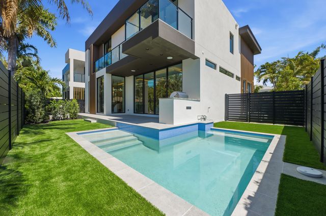 3201 NE 26TH Street, Fort Lauderdale, FL 33305