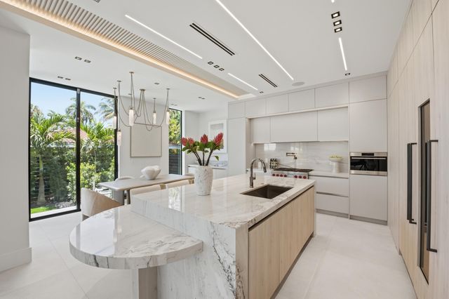 3201 NE 26TH Street, Fort Lauderdale, FL 33305
