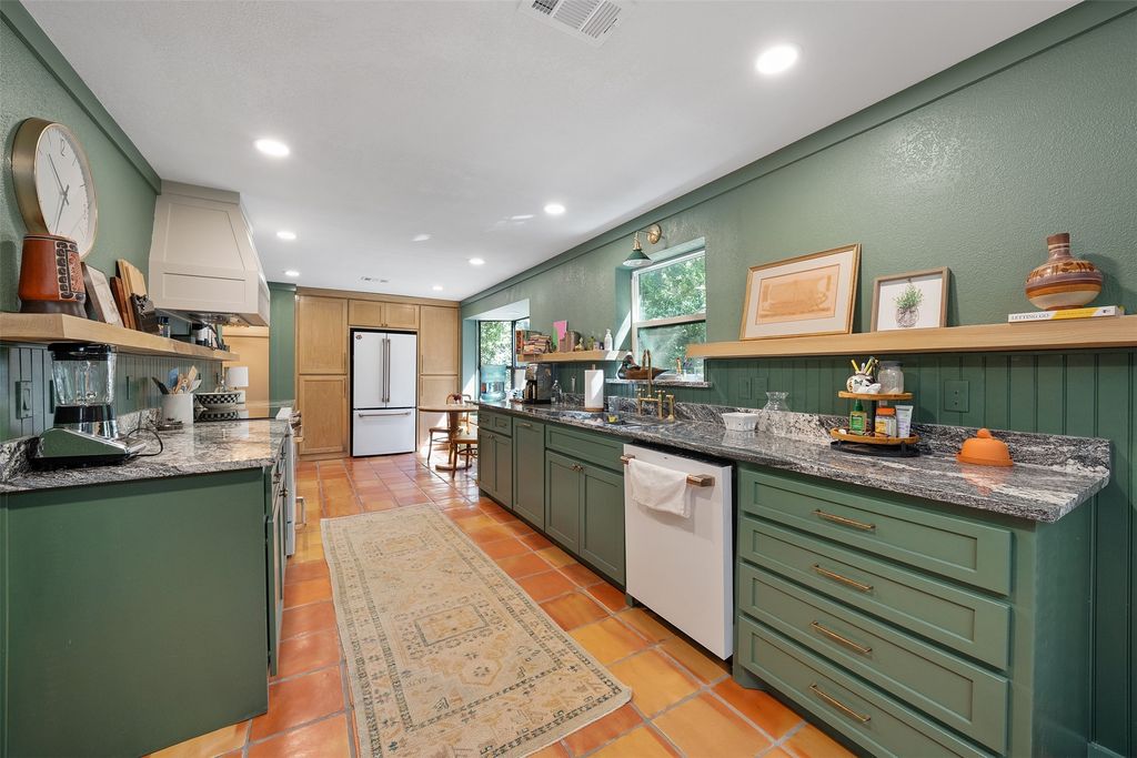 20616 E Grove Club Lake Road, Whitehouse, TX 75791