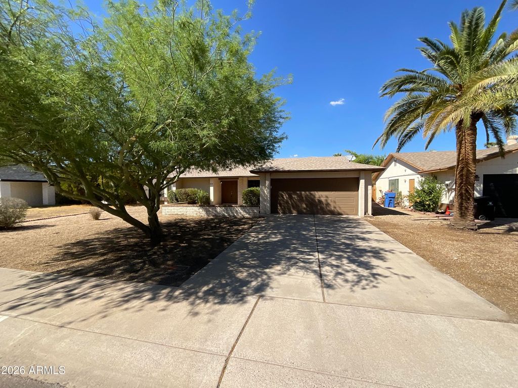 4038 W MERCER Lane, Phoenix, AZ 85029 — exterior
